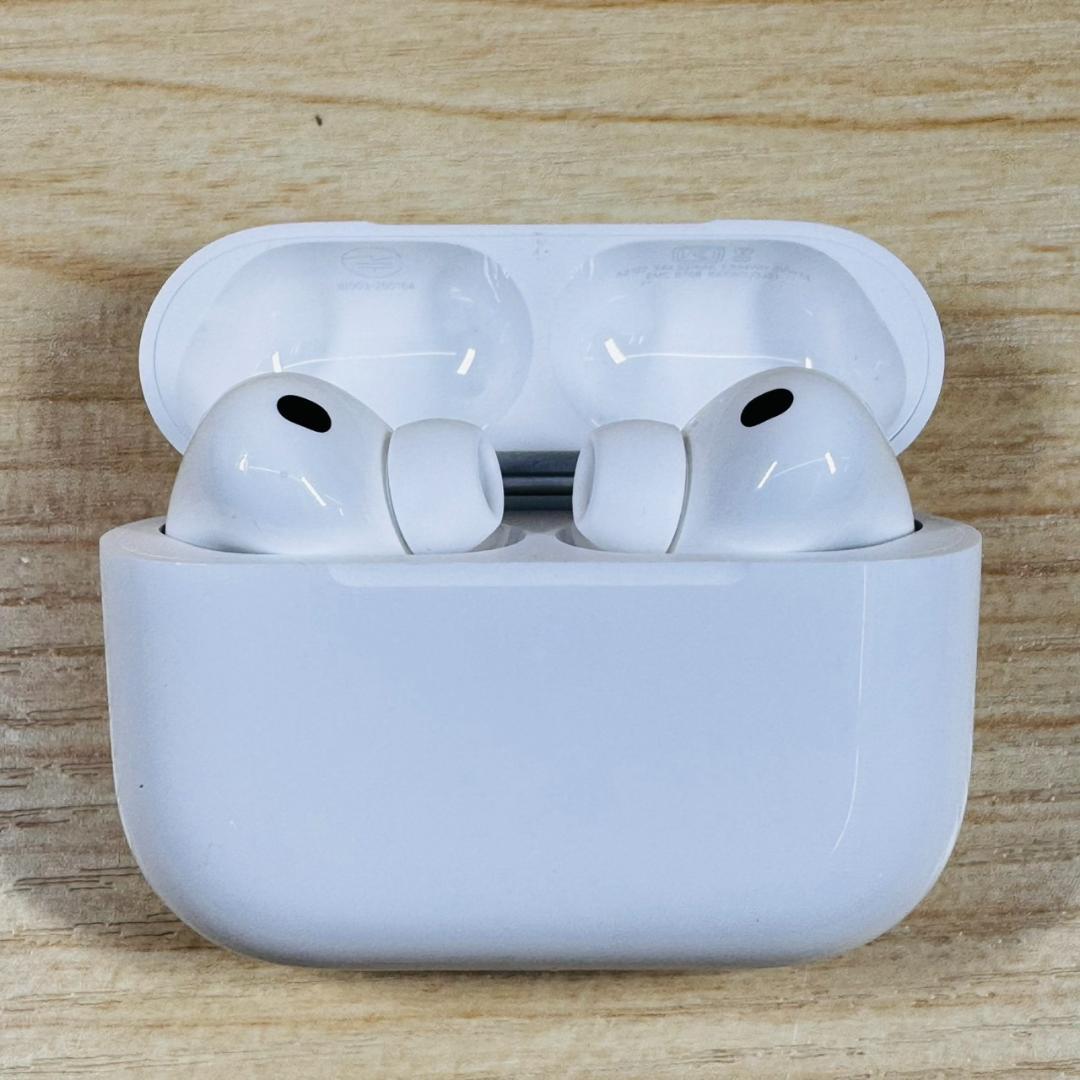 561 Apple AirPods Pro 第3世代 MFHP4J/A