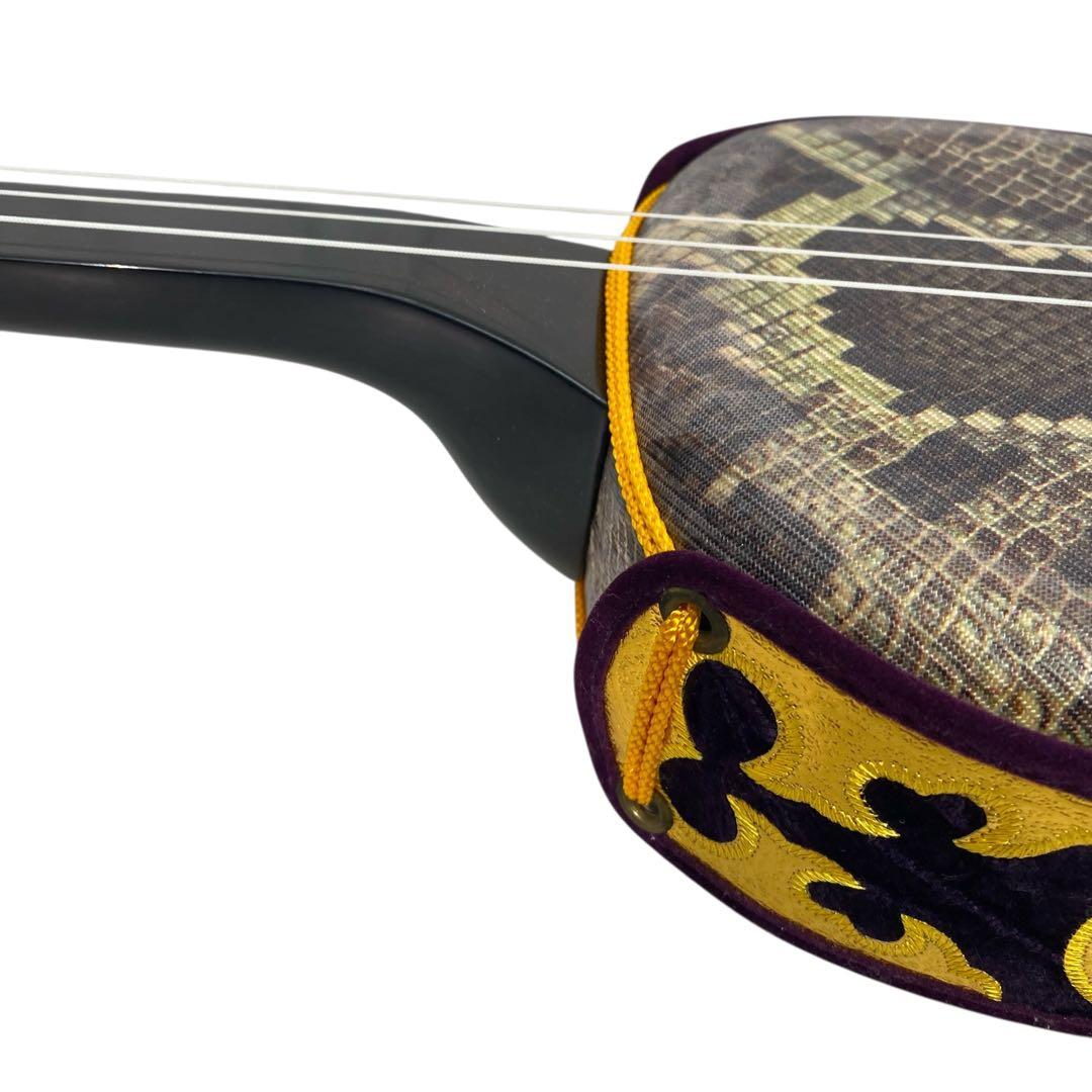 【美品】沖縄三線 三味線 人工革 合皮 ヘビ柄　ハードケース付 民族楽器 弦楽器