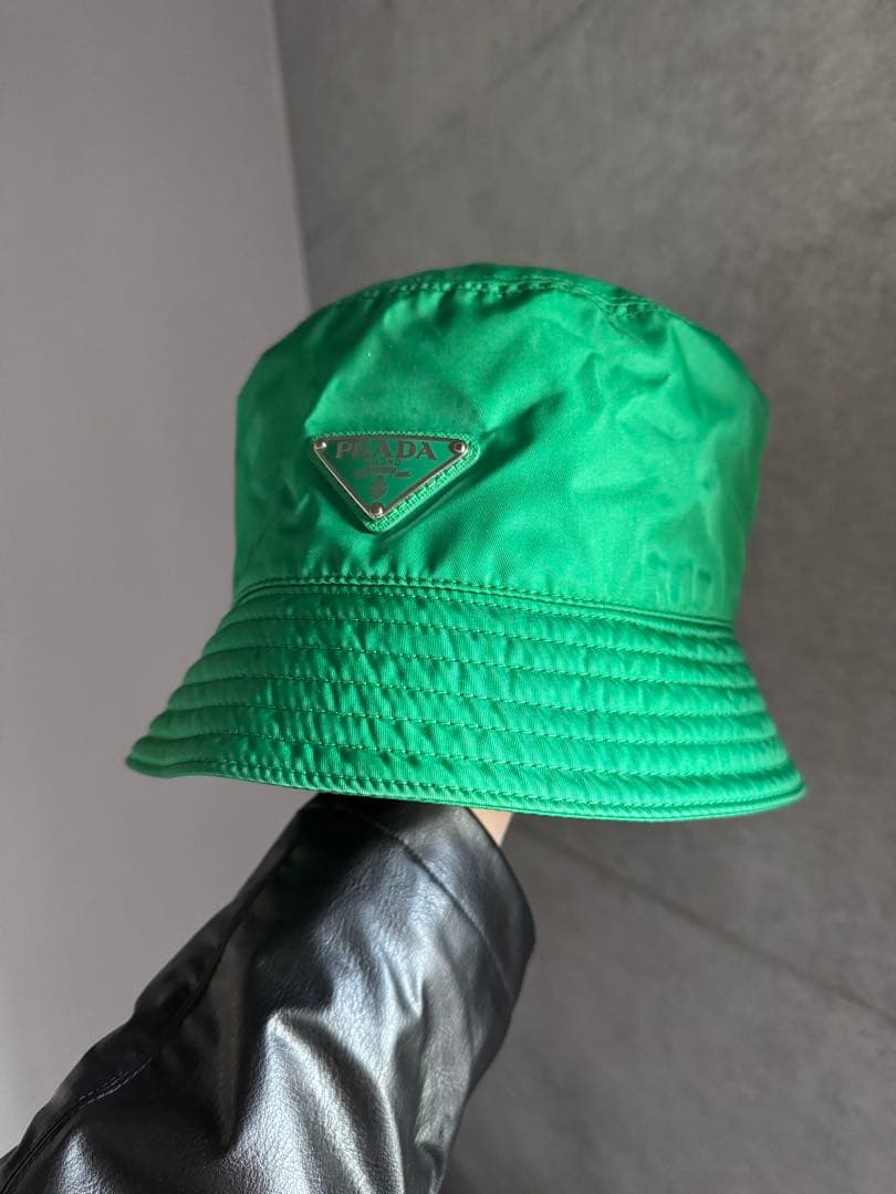 PRADA グリーン バケットハット