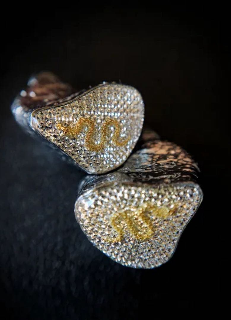 シュリンク付き銀天使金蛇有線イヤホン