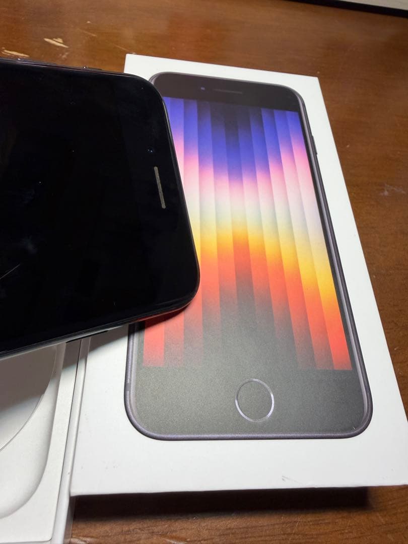 iPhoneSE第3世代　64GB 本体　バッテリー88%