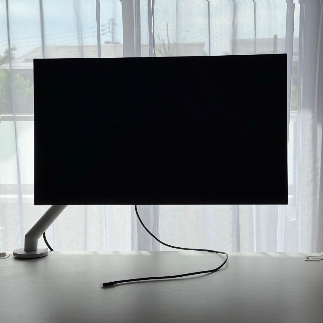 Dell P3222QE 31.5インチ 4K ＋ ハーマンミラー フロー