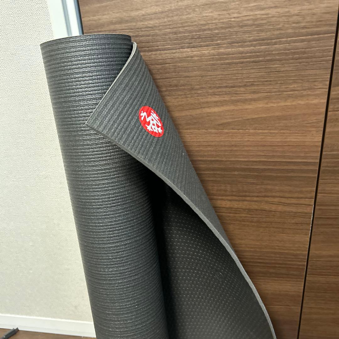 11月中限定出品✨大人気　マンドゥカ　ヨガマット ブラック