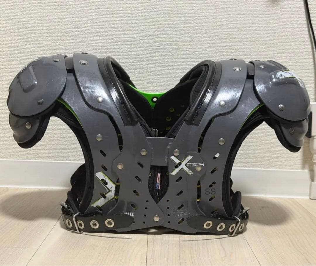 Xtech ショルダーパッド Super skill S バックプレート付き