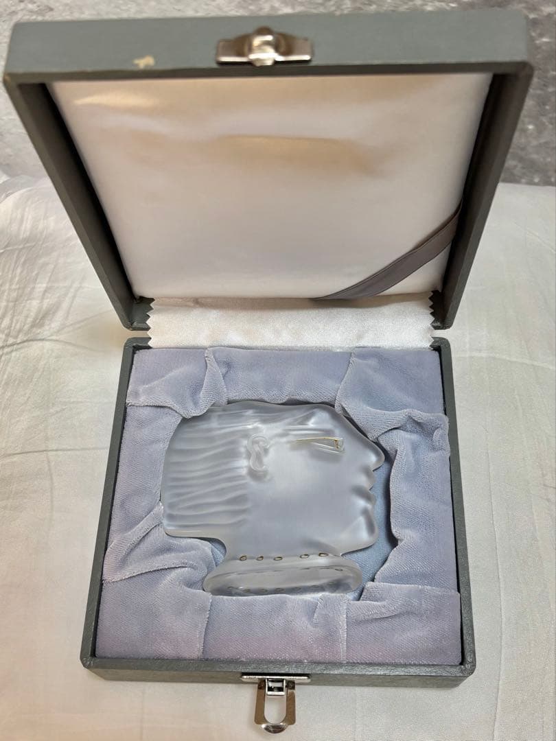 Daum ドーム　フランス製　ガラスの置物　白