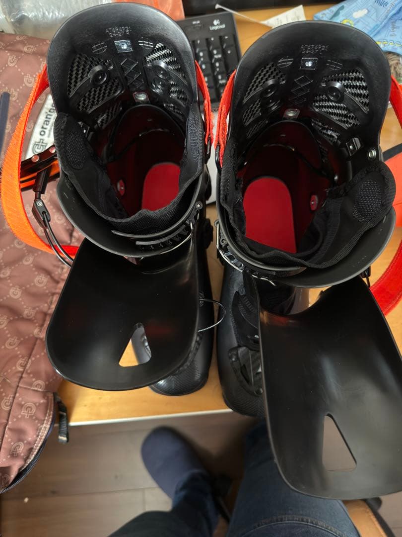 う*ち様 ATOMIC カーボンBACKLAND スキー用ブーツ 黒/オレンジ