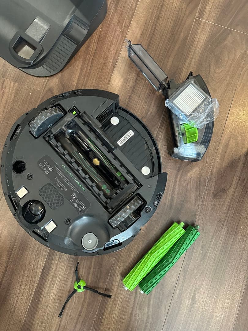 iRobot Roomba i7 ロボット掃除機本体+ 自動ゴミ収集機能付き