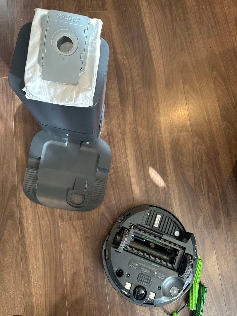 iRobot Roomba i7 ロボット掃除機本体+ 自動ゴミ収集機能付き