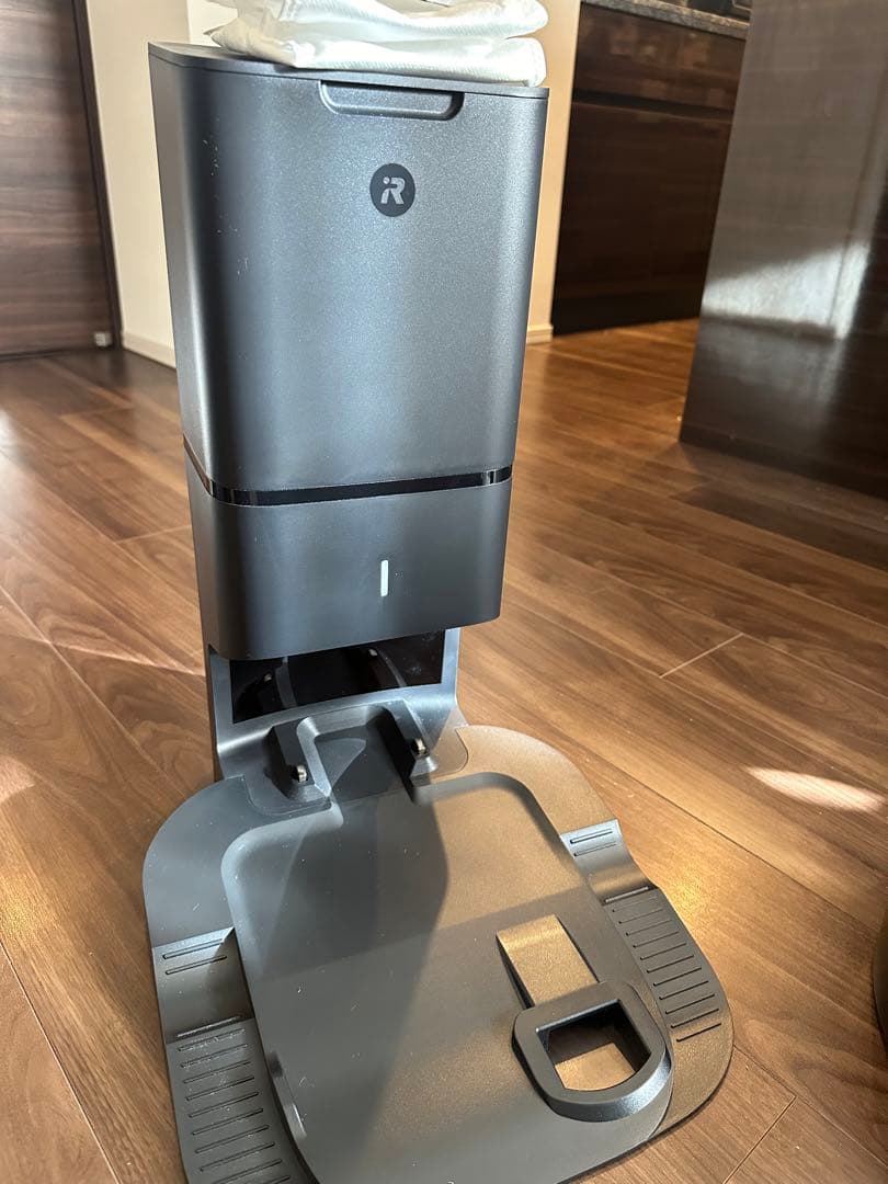 iRobot Roomba i7 ロボット掃除機本体+ 自動ゴミ収集機能付き