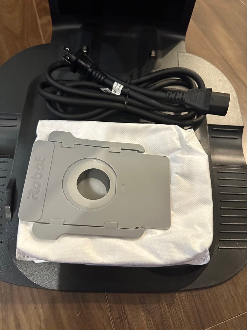 iRobot Roomba i7 ロボット掃除機本体+ 自動ゴミ収集機能付き