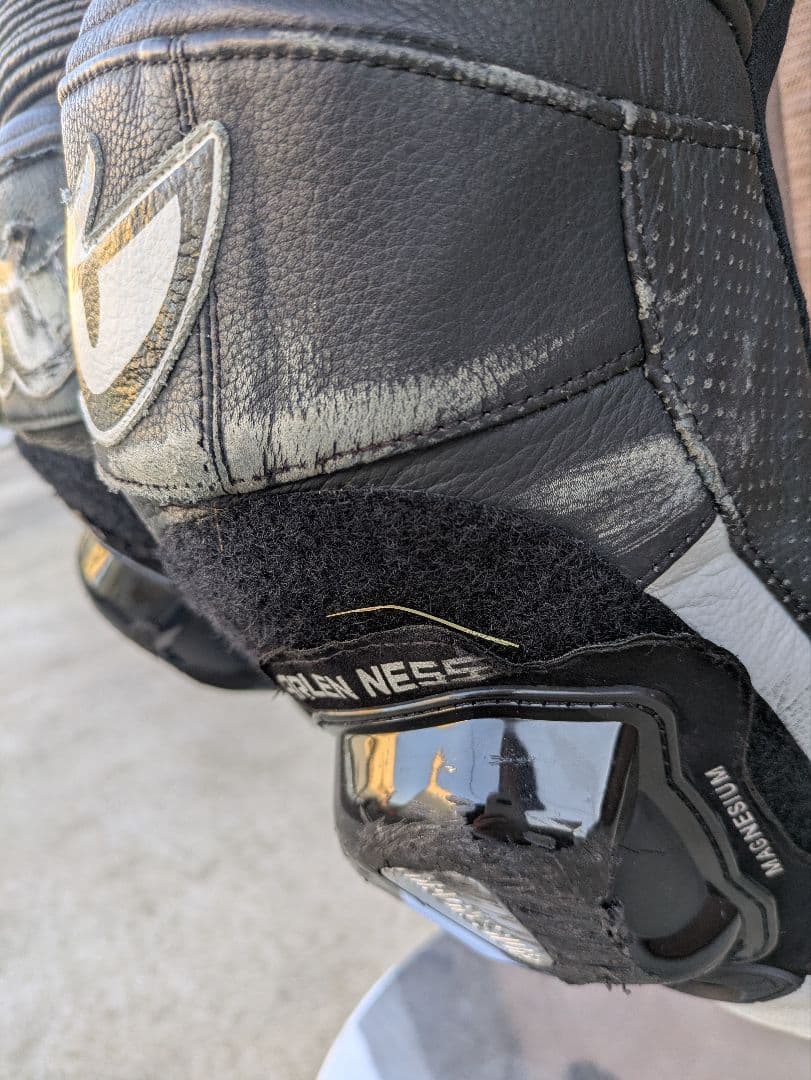 なべライダー様BERIK 2.0 ブラック/ホワイト革ツナギ