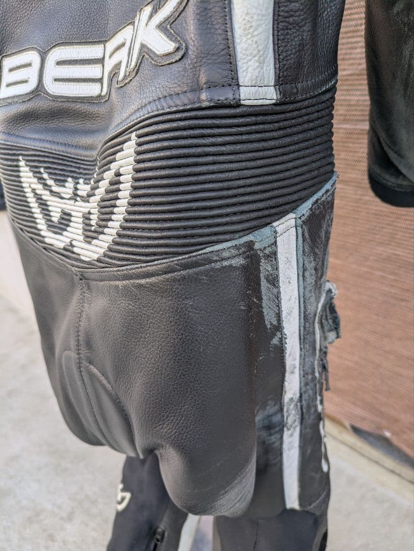 なべライダー様BERIK 2.0 ブラック/ホワイト革ツナギ