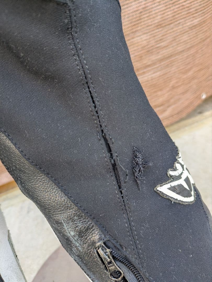 なべライダー様BERIK 2.0 ブラック/ホワイト革ツナギ