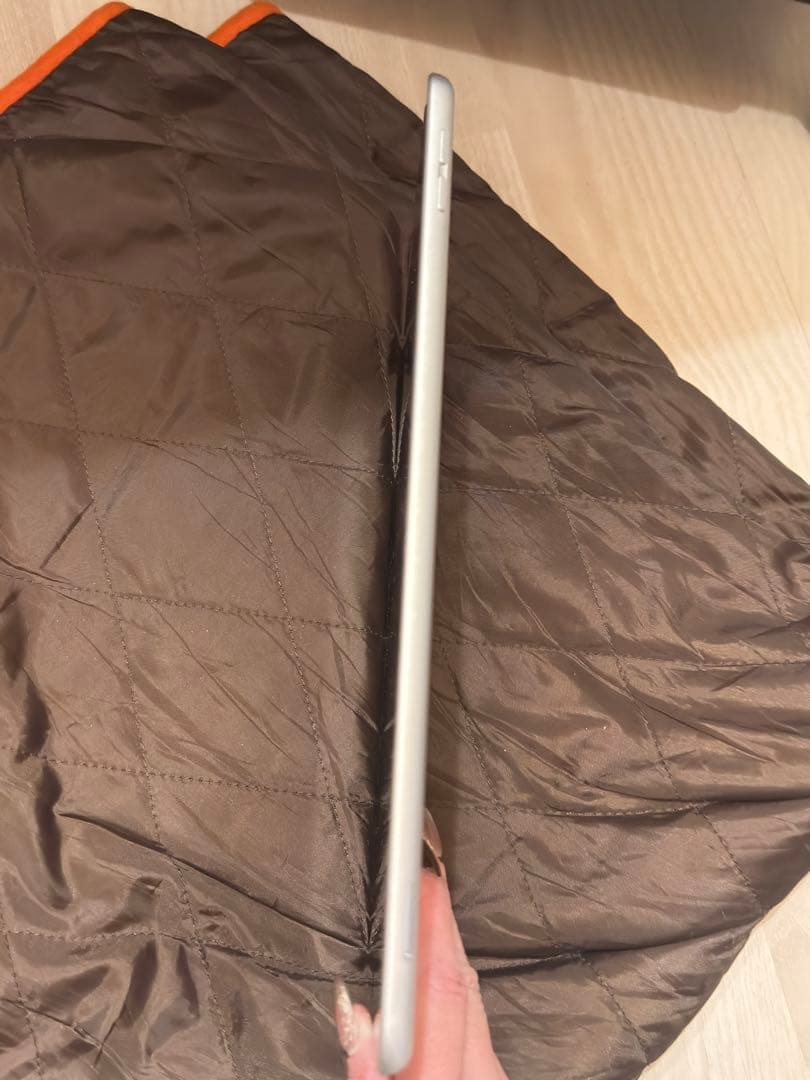 iPad 第9世代 64GB（SoftBank） 未使用に近い