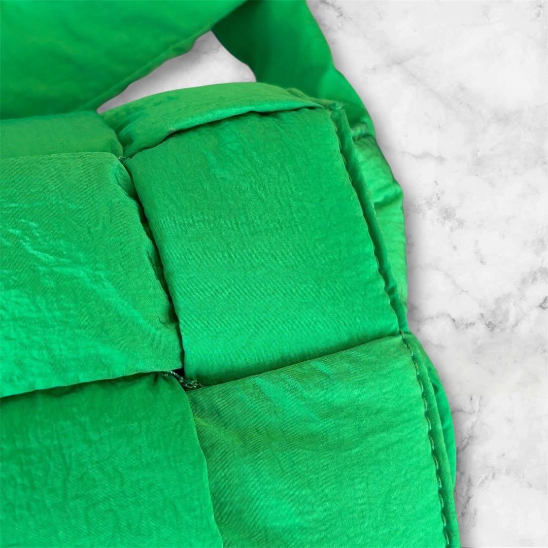 ボッテガヴェネタ　キルティングボディバッグ