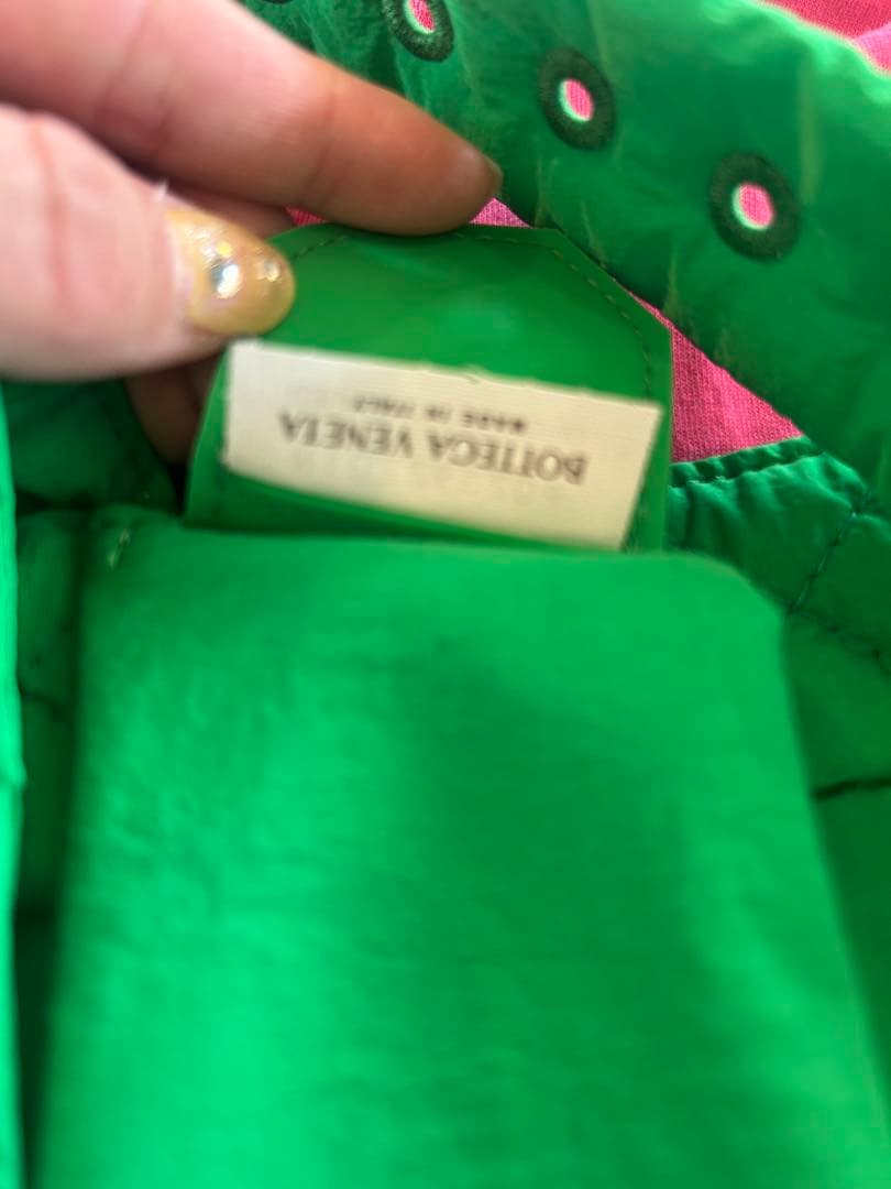 ボッテガヴェネタ　キルティングボディバッグ