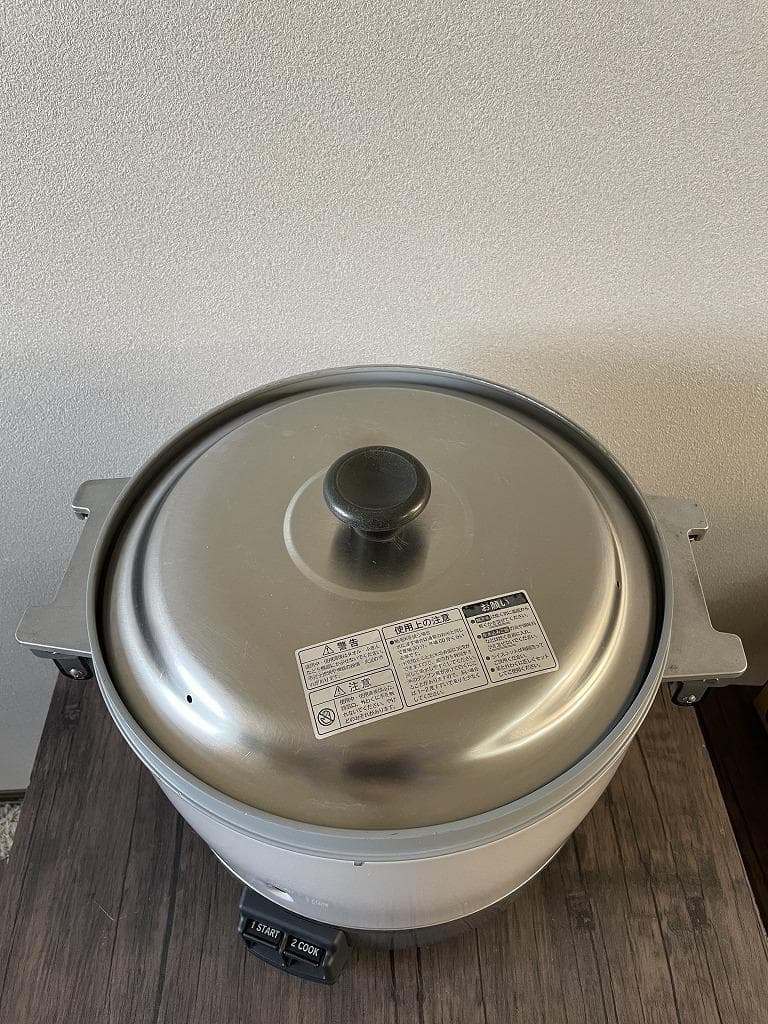 ①リンナイ　ガス炊飯器　RR-300C　LPガス（3.3升）2022年製