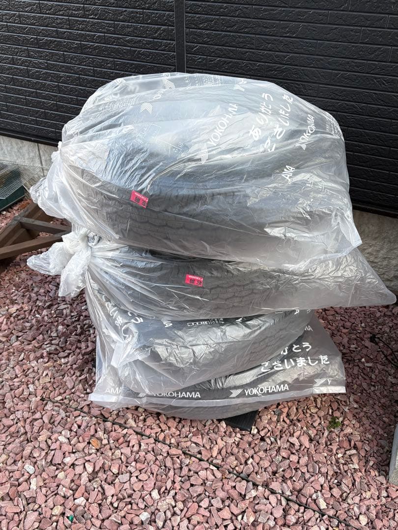 ハイエース 200系 8型 新車外し タイヤ 4本セット 195/80R15