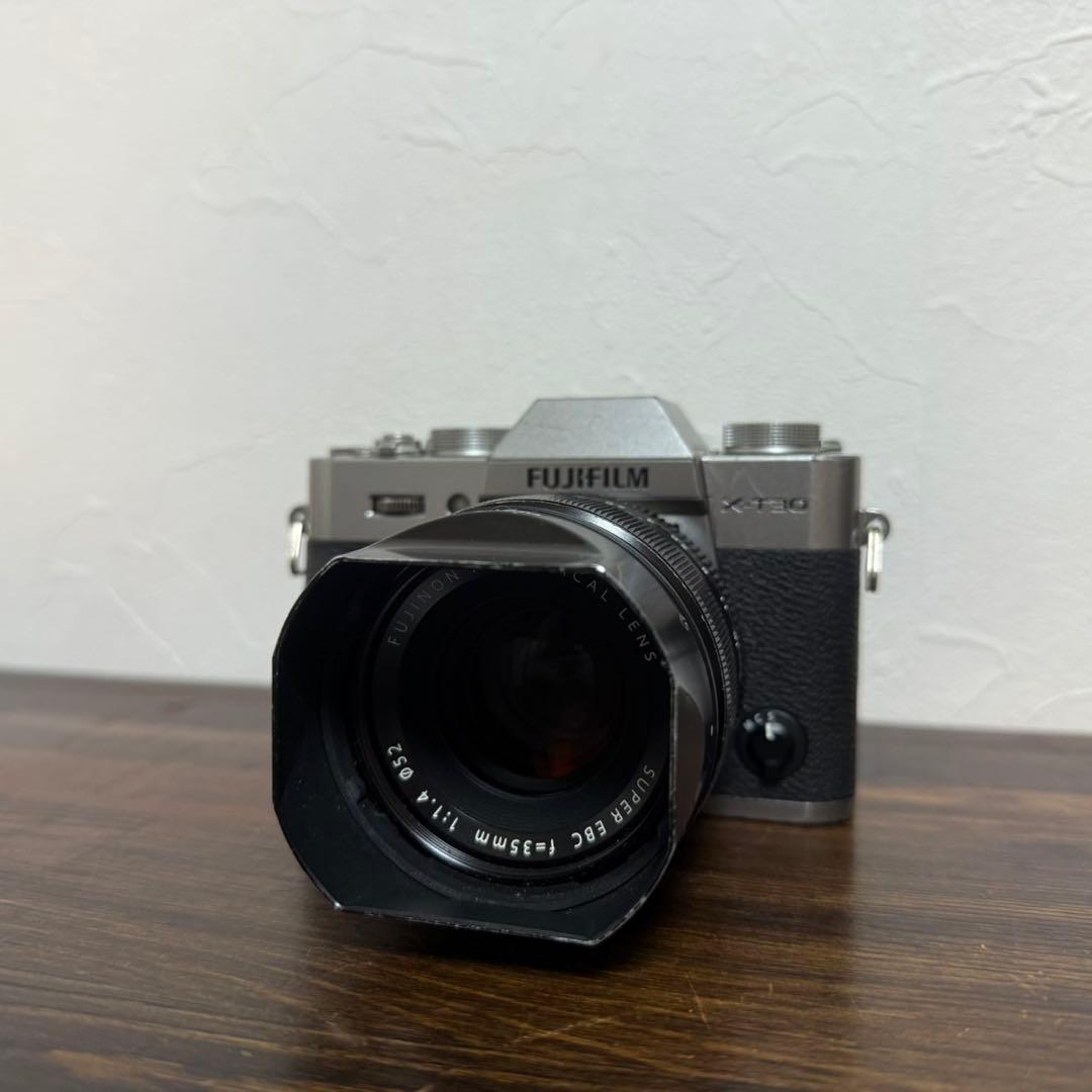 Fujifilm X-T30 ミラーレス一眼 35mm F1.4レンズ付き
