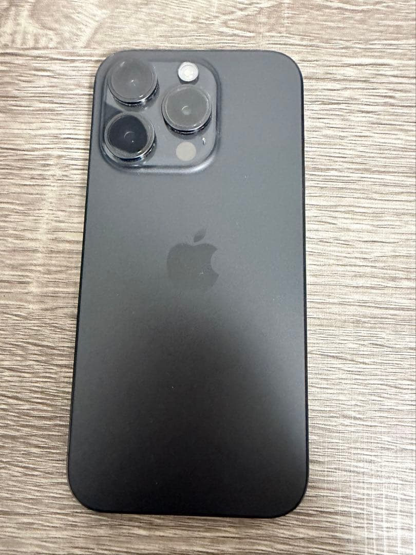 iPhone 15 Pro 256GB ブラックチタニウム