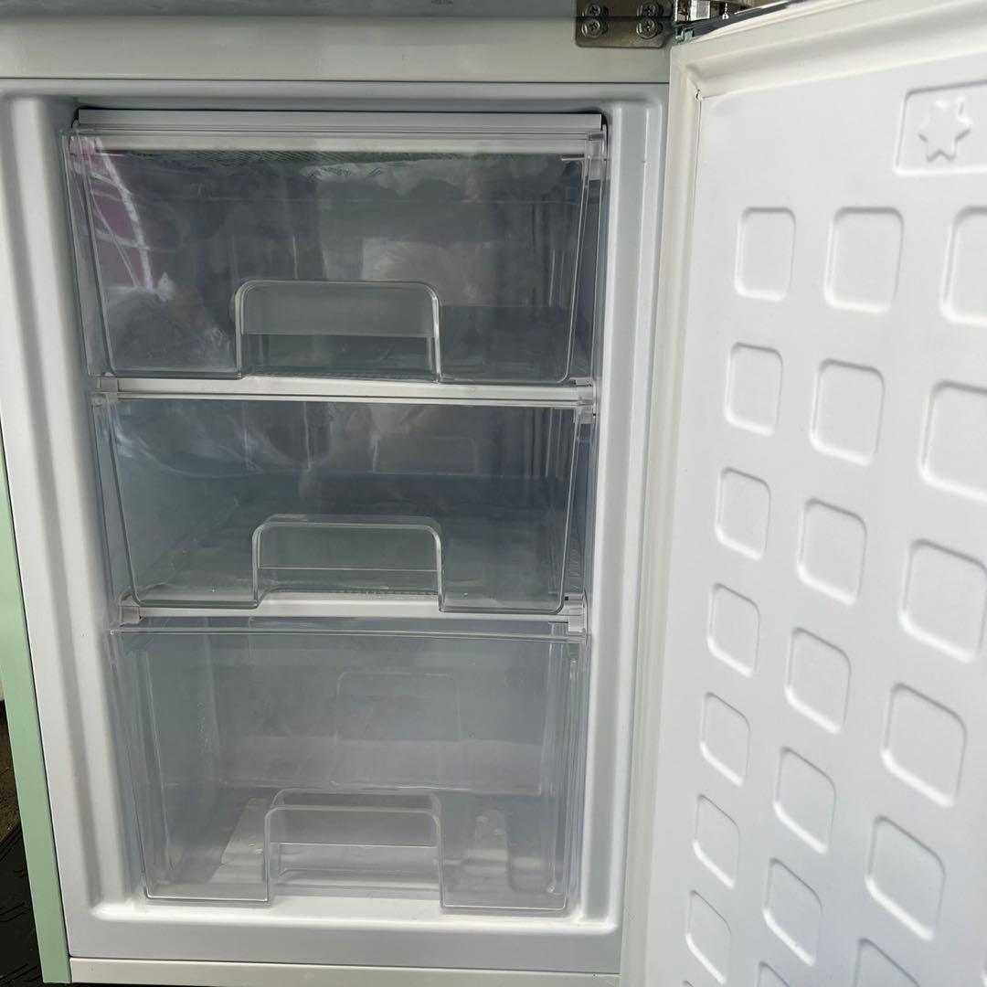 128　レトロ　冷蔵庫　130L　スリム　可愛い　一人暮らし　設置無料　安い‼️