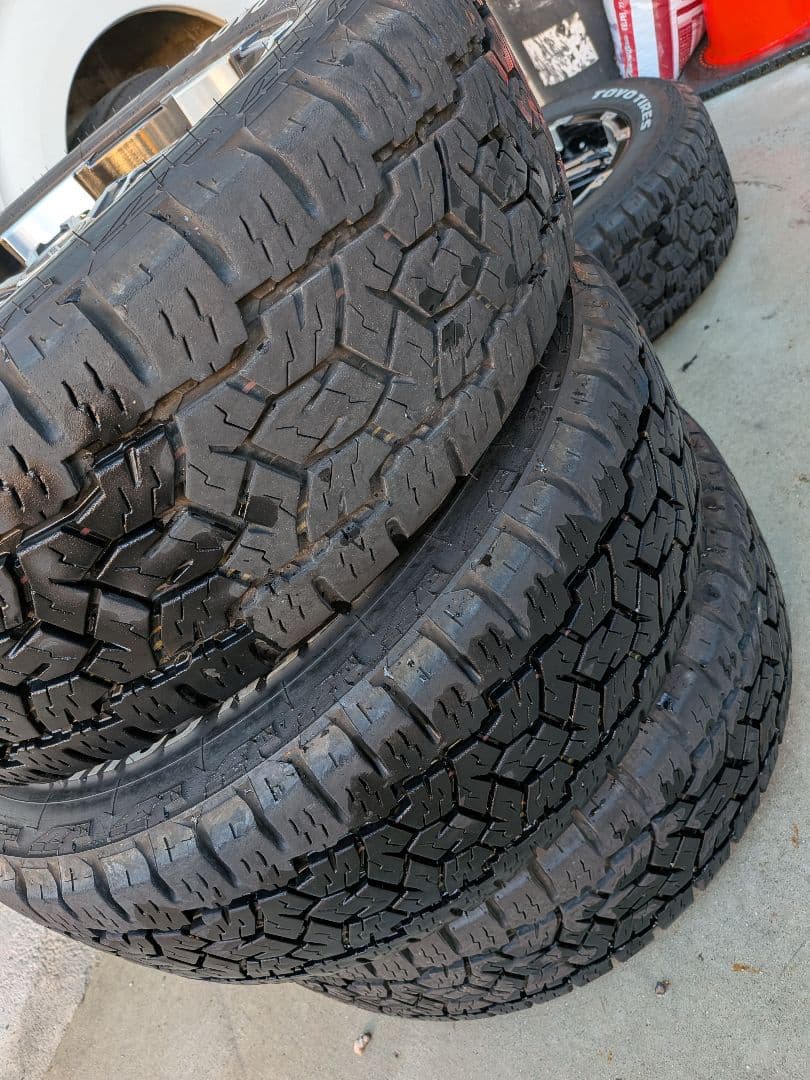 s*s様 RAYS FDX　OPEN COUNTRY　AT3　17インチ　ハイエ