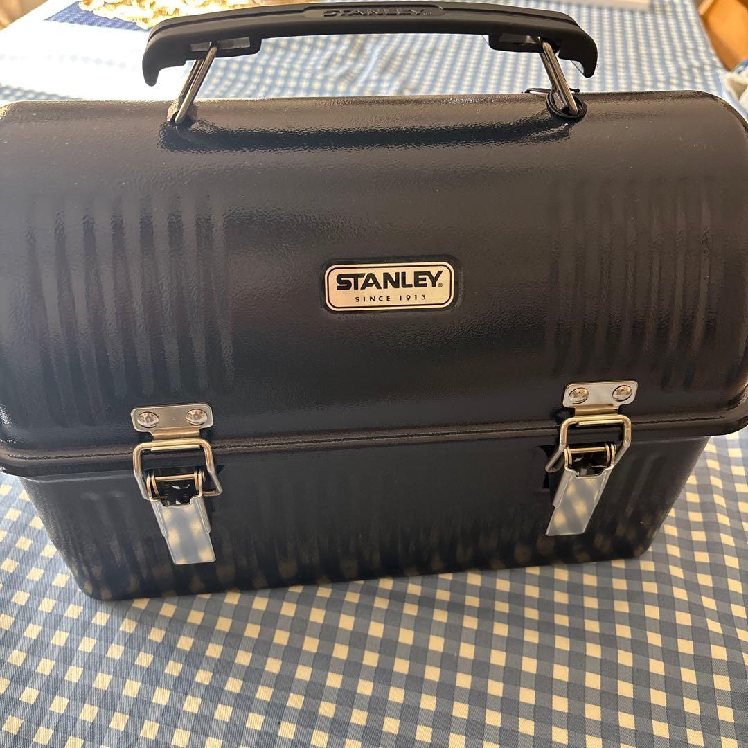 【新品未使用】STANLEY スチール製ランチボックス 紺色