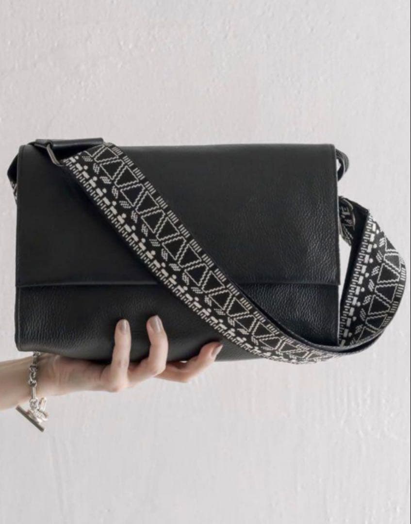 ear PAPILLONNER　イアパピヨネ 【WEB限定】柄テープボディバッグ