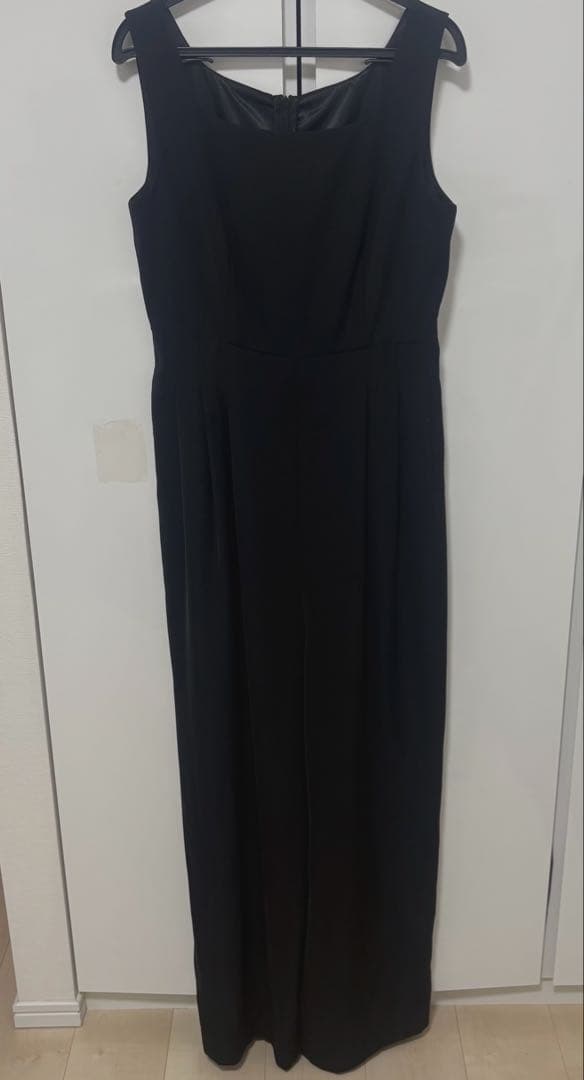 ふっちゃん様【1日で発送】niana スウェルペプラムセットアップパンツドレ