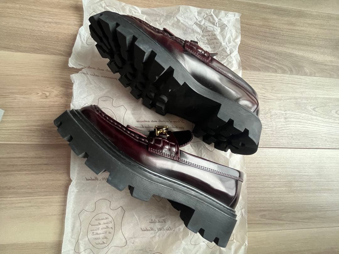 TOD'S バーガンディ フリンジ ローファー 36½