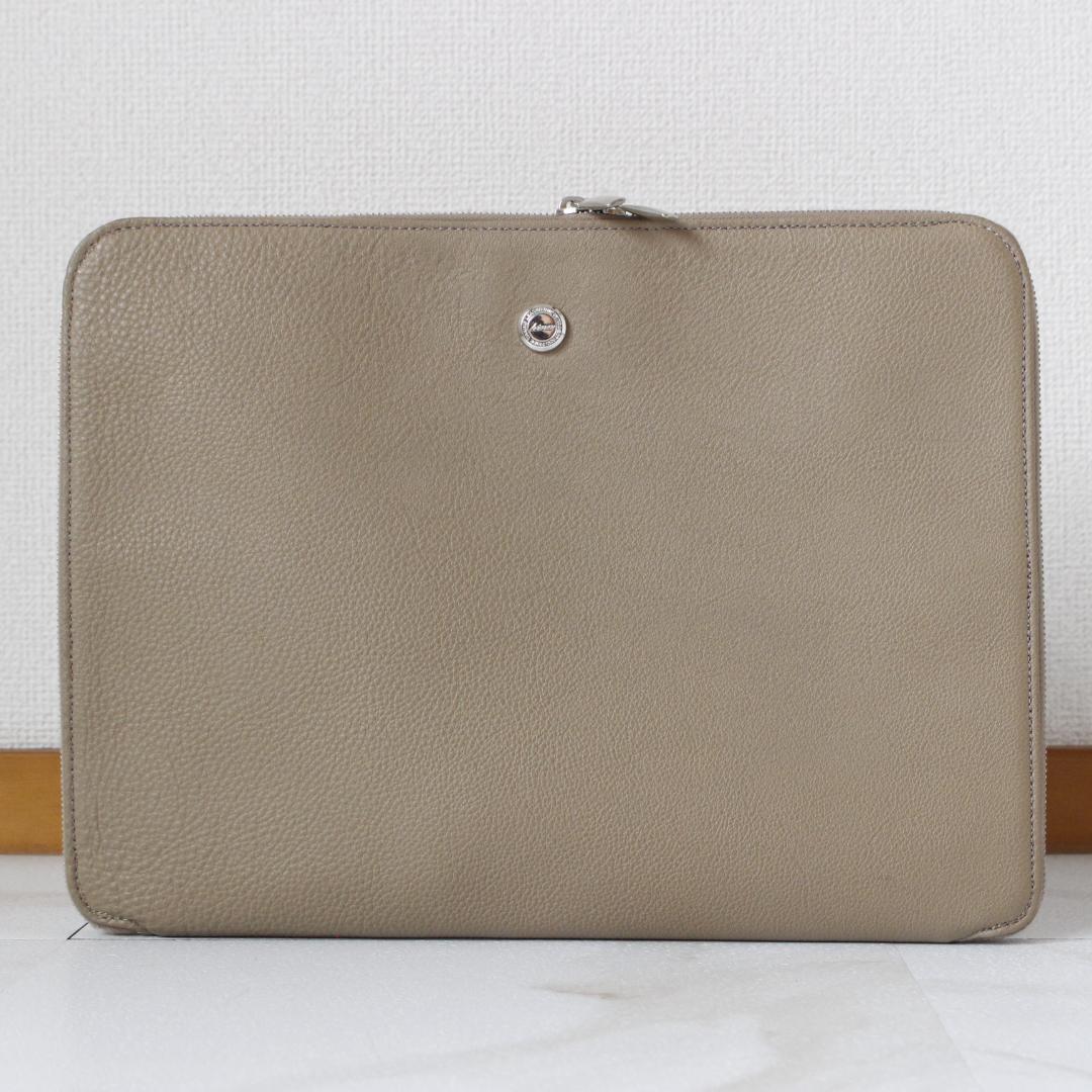 hinn クラッチバッグ レザーバッグ ベージュ ロゴ金具 本革