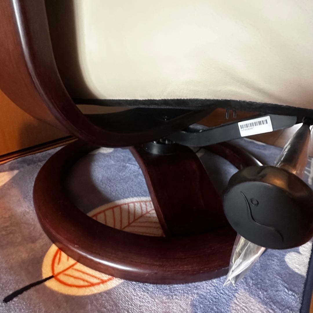 シモンズ正規品　リクライニングチェア　215Rベースチェア　バニラ色