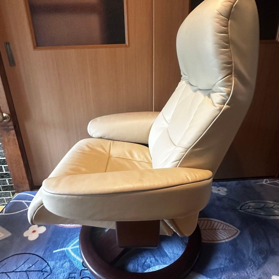 シモンズ正規品　リクライニングチェア　215Rベースチェア　バニラ色