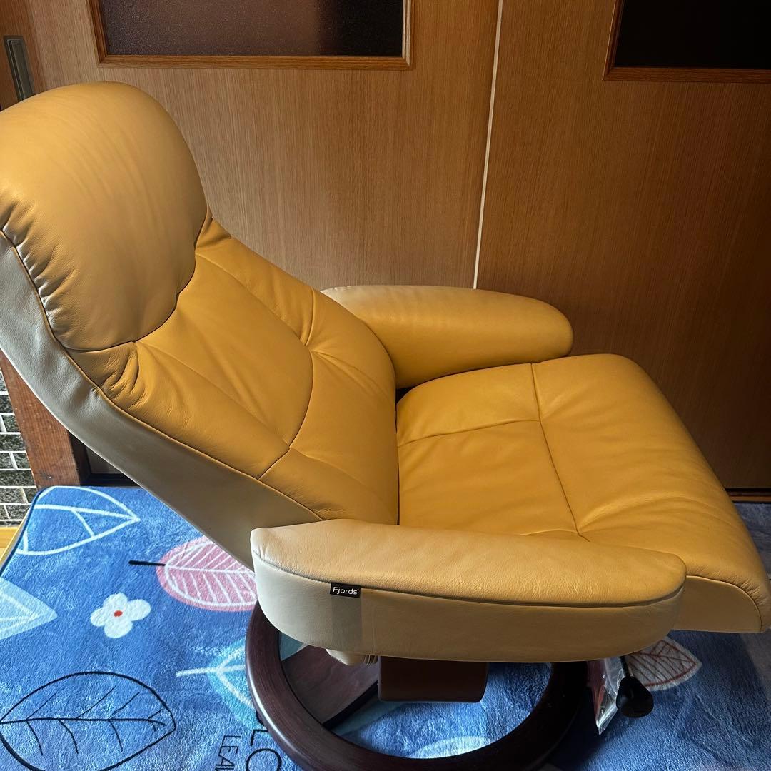 シモンズ正規品　リクライニングチェア　215Rベースチェア　バニラ色