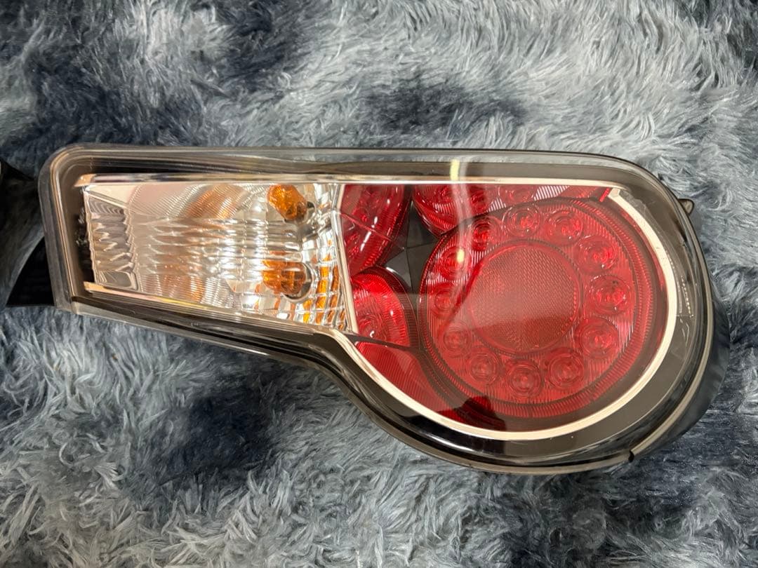 TOYOTA 86 ZN6前期型 / 純正テールランプ 左右セット　バックフォグ