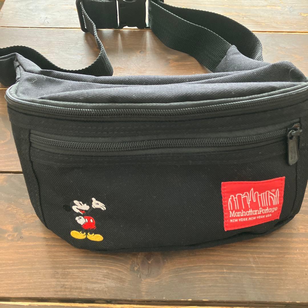 マンハッタン　ポーテージ　ディズニーストア限定　90周年記念ウェストポーチ