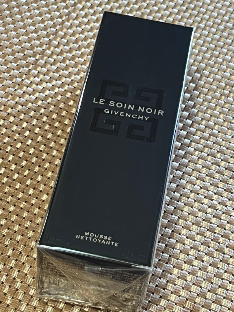 ジバンシイ ソワン ノワール ネトワイヤージュ N / 125ml