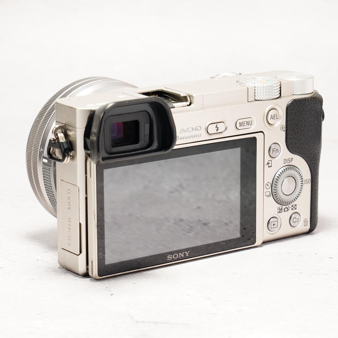 SONY α6000 パワーズームレンズキット シルバー カメラバッグ付 動作◎