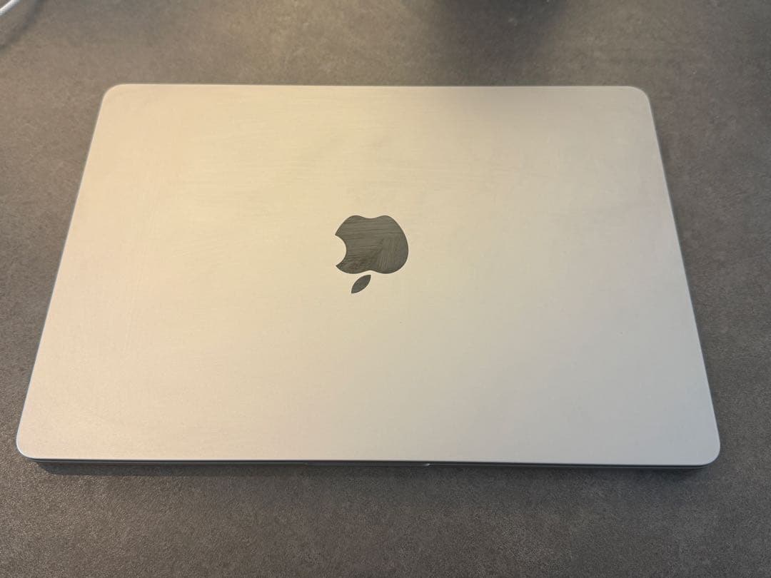 Apple MacBook Air 13.6インチ スペースグレー