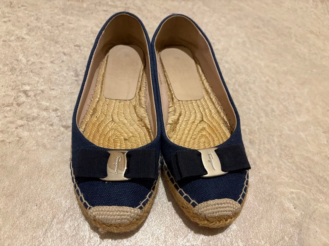 サルヴァトーレフェラガモ リボン エスパドリーユ パンプス 9 25.5サンダル