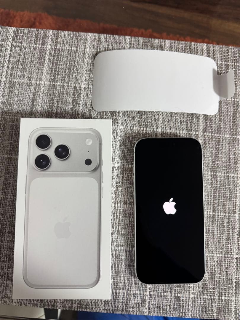 ひ*様 iPhone17pro シルバー　512GB