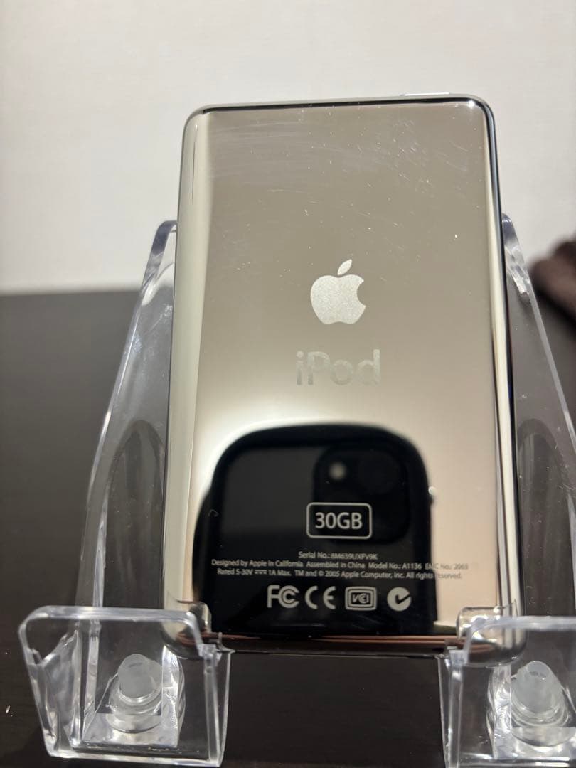 iPod 第5世代　モデルNO.A1136 30G