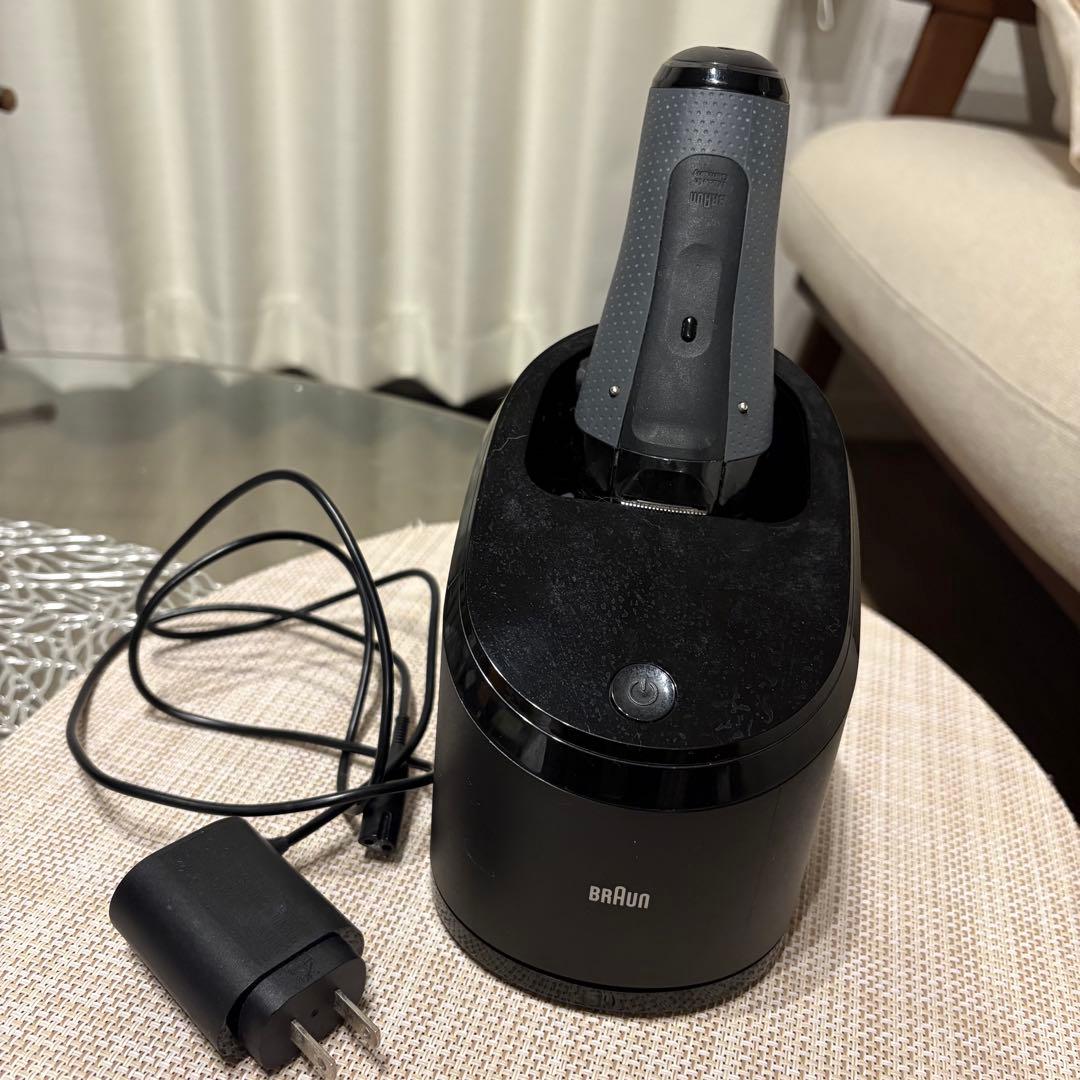 Braun メンズ電気シェーバー 充電スタンド付き　9250cc