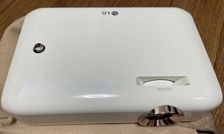 LG Minibeam PH550G（プロジェクター）