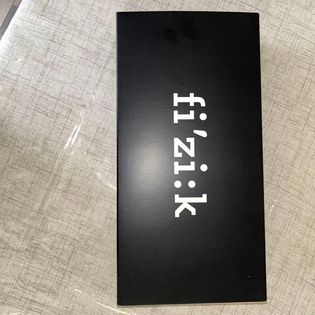 超美品　Fizik ALIANTE R1 OPEN サドル カーボンレール