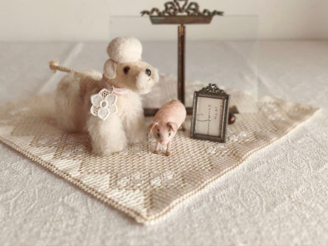 【まーちゃんさま】vintage figure ୨୧ * グリーンの瞳のブタさん