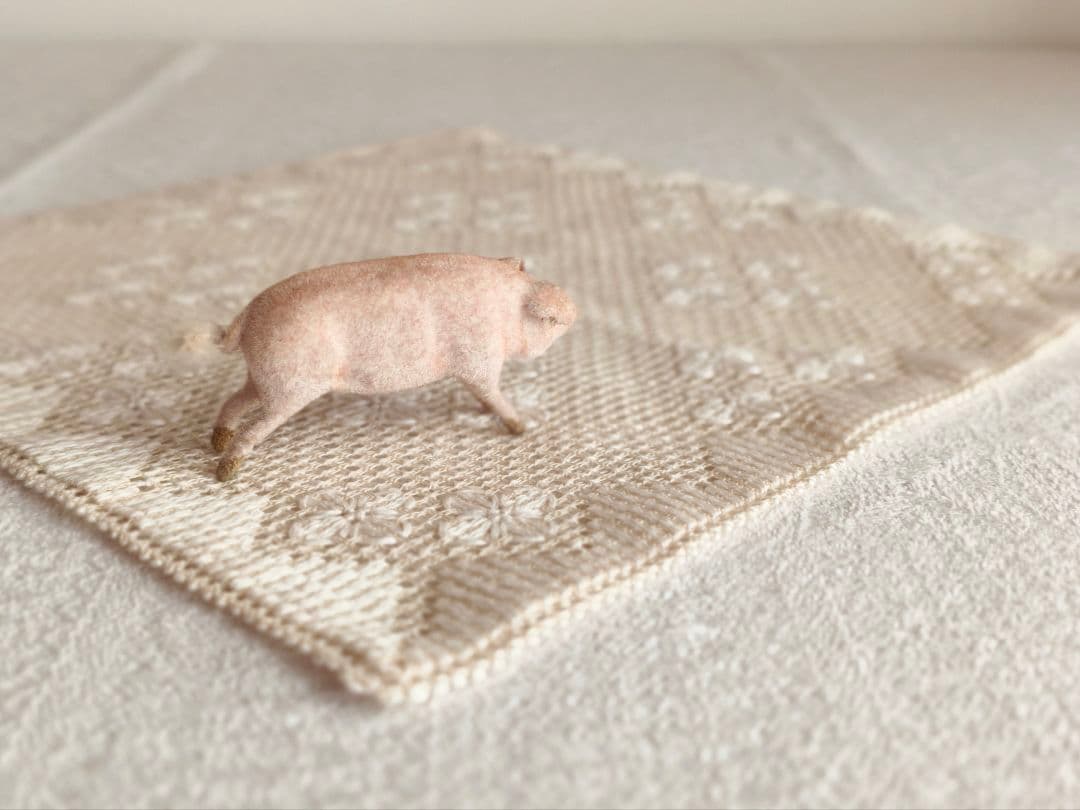 【まーちゃんさま】vintage figure ୨୧ * グリーンの瞳のブタさん