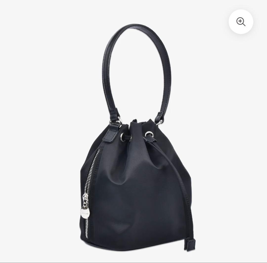 ブラック巾着型ハンドバッグ　uniqute ユニキュート　ナイロン　日本製