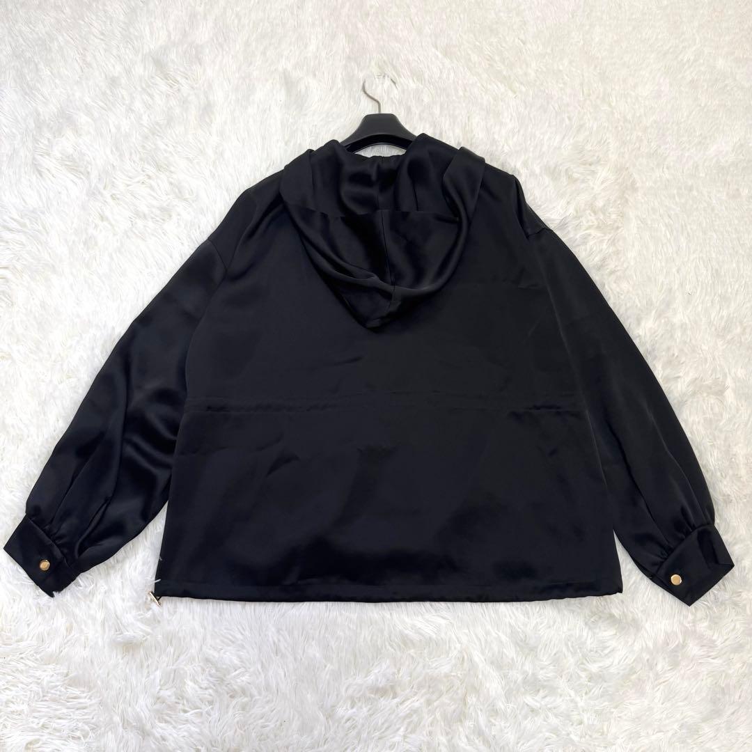 美品 2023年 グレースコンチネンタル トリアセサテンフーディー ブラック