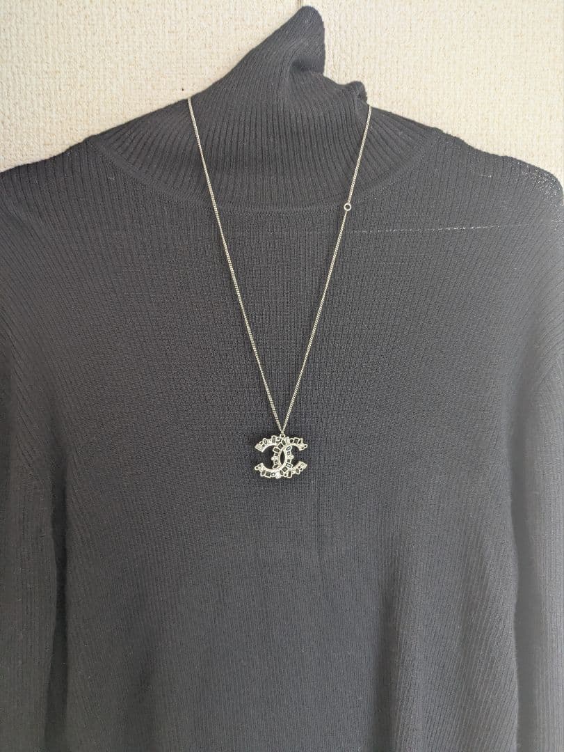CHANEL ロゴペンダントネックレス